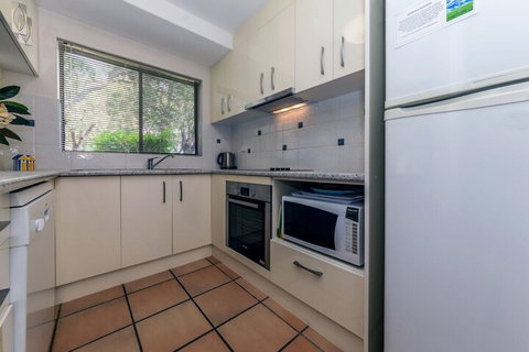 Mistral Court Unit 2 / 17 Mistral Close - Accommodation Fremantle 4