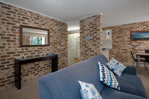 Bay Parklands Unit 44 / 2 Gowrie Avenue - Accommodation Fremantle 0