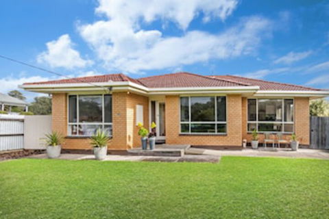 HAKUNA MATATA (No Worries) - Accommodation Fremantle 0
