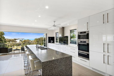 Ultimate Beach House - Accommodation Fremantle 5
