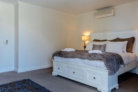 Seaview Penthouse - Accommodation Fremantle 2