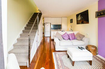 ALEXANDER, 2BDR South Melbourne House - Accommodation Fremantle 0
