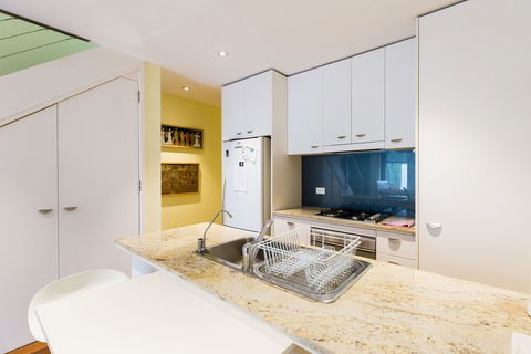 ALEXANDER, 2BDR South Melbourne House - Accommodation Fremantle 2