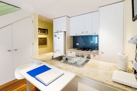 ALEXANDER, 2BDR South Melbourne House - Accommodation Fremantle 1