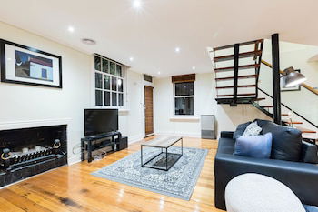 HELENA, 2BDR Fitzroy House - Accommodation Fremantle 2