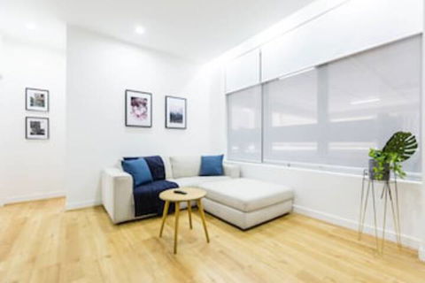HAZEL, 3BDR Melbourne Apartment - Accommodation Fremantle 0
