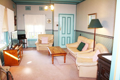 Ambrose Cottage Front Apt - Accommodation Fremantle 4