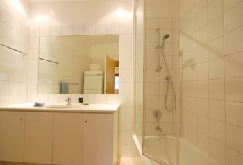 Mark II 2 West - Accommodation Fremantle 4