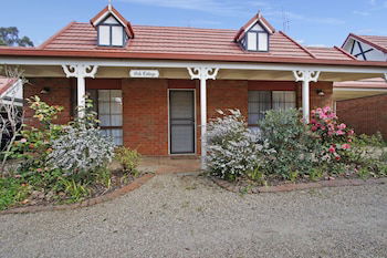 Oak Cottage - Tudor Village Unit 5 - Accommodation Fremantle 0