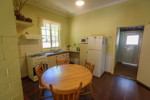 Murphy's Cottage - Accommodation Fremantle 3