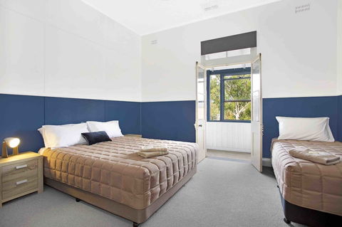 Royal Hotel Wyong - Accommodation Fremantle 2