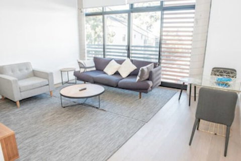 Super Cool Newtown Pad H393 - Accommodation Fremantle 0