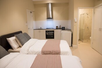 T & M HOUSE - Accommodation Fremantle 3