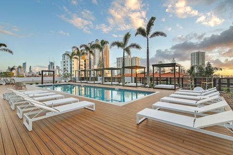 Qube Broadbeach - Accommodation Fremantle 0