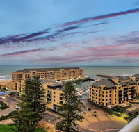 Glenelg Skyline Beachfront Penthouse Adelaide