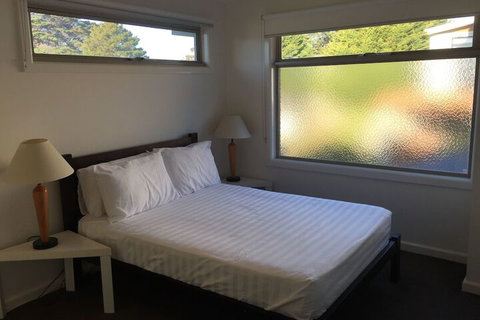 Aquawaters House By Barefoot Beach Stays - Accommodation Fremantle 3
