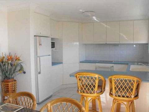 Hi Surf Unit 2 92 Head Street Forster - Accommodation Fremantle 2