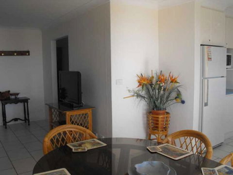 Hi Surf Unit 2 92 Head Street Forster - Accommodation Fremantle 1