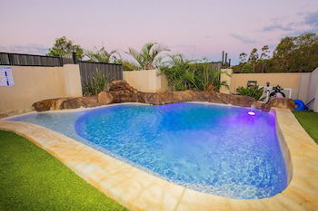 Anaheim Park Oasis - Accommodation Fremantle 0