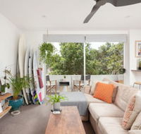 Surf Side Oasis with Balcony near Beach - Accommodation Fremantle
