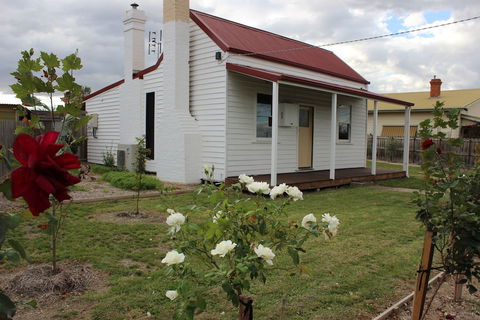 The Cottage - Accommodation Fremantle 6