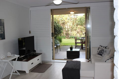 Oceanside - Accommodation Fremantle 4