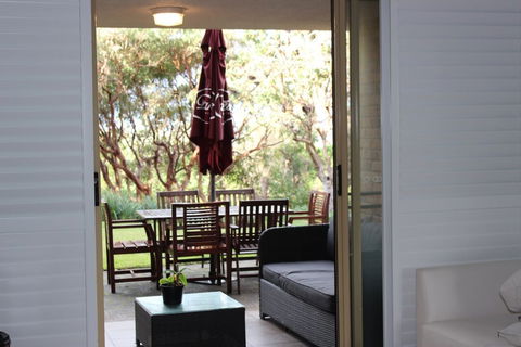 Oceanside - Accommodation Fremantle 5