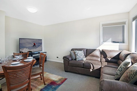 T-Bar On Twynam - Accommodation Fremantle 7