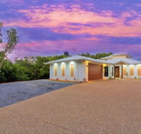 Isle Be Back Waterfront Luxury With Pool - Accommodation Fremantle