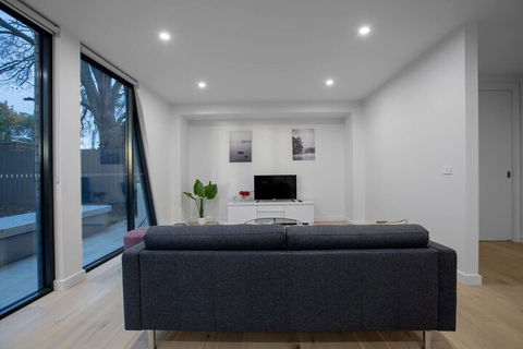 106 Modern Prestige 3 Storey New Establishment - Accommodation Fremantle 2