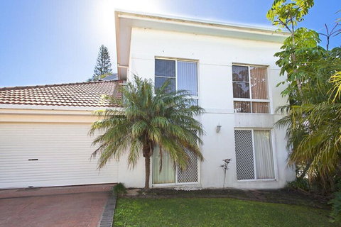 1 / 17 22nd Ave Sawtell NSW - Accommodation Fremantle 1