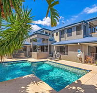 Gold Coast Stunning Waterfront Retreat by Hostrelax - Accommodation Fremantle