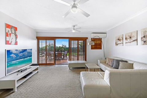 Stunning Ocean Views Large 3 Bedroom - Accommodation Fremantle 5