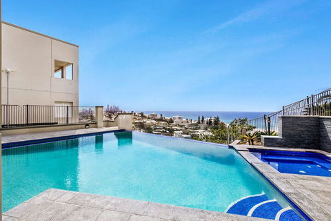 Stunning Ocean Views Large 3 Bedroom - Accommodation Fremantle 4
