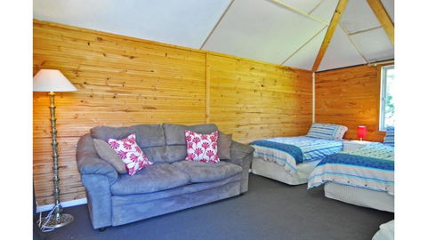 MY Fair Lady External Bathroom PET Friendly - Accommodation Fremantle 3