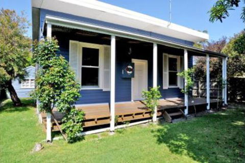 MY Fair Lady External Bathroom PET Friendly - Accommodation Fremantle 0