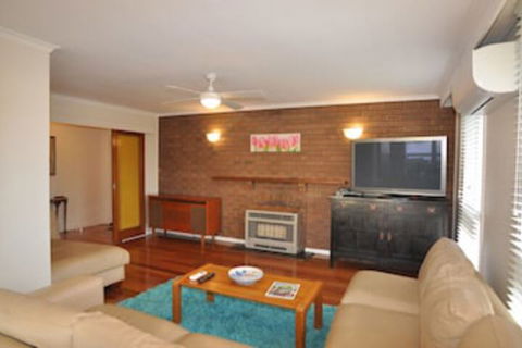 Salty Sands Meters From THE Beach Free Wifi - Accommodation Fremantle 0