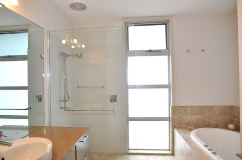 LA MER Centrally Located Free Wifi - Accommodation Fremantle 6