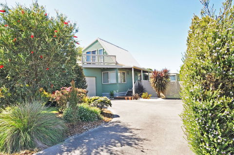 Archies Beachside Abode PET Friendly - Accommodation Fremantle 0