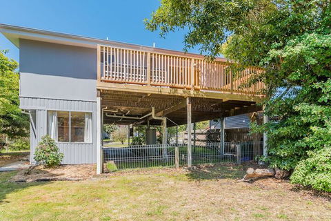 Inverloch Beach HUT Close TO Beach & Shops! - Accommodation Fremantle 1
