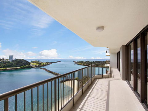 Seascape Apartments Unit 1201 Luxury Apartment With Views Of The Gold Coast & Hinterland - Accommodation Fremantle 3