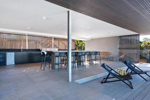 Blueys Beach House 5 Bedroom - Accommodation Fremantle 1