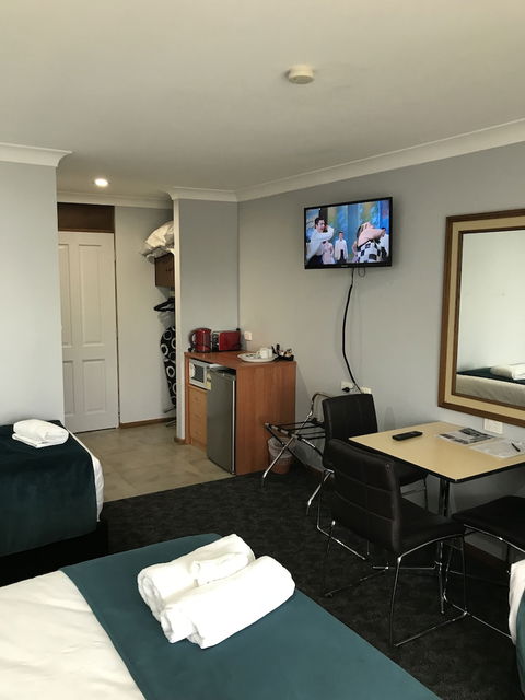 Town & Country Motor Inn Forbes - Accommodation Fremantle 4