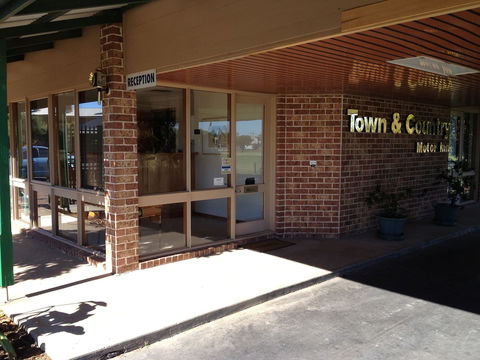 Town & Country Motor Inn Forbes - Accommodation Fremantle 3