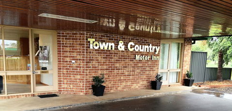 Town & Country Motor Inn Forbes - Accommodation Fremantle 1