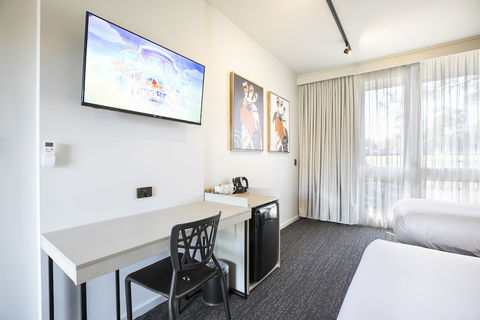 Nightcap At Sandown Park Hotel - Accommodation Fremantle 4