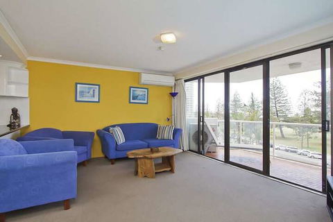 South Pacific Plaza - Accommodation Fremantle 6