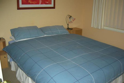 Busy Buzz B & B - Accommodation Fremantle 3