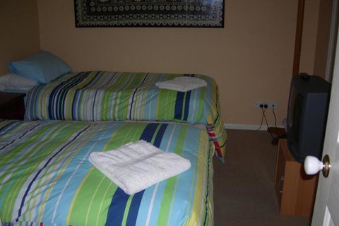 Busy Buzz B & B - Accommodation Fremantle 6