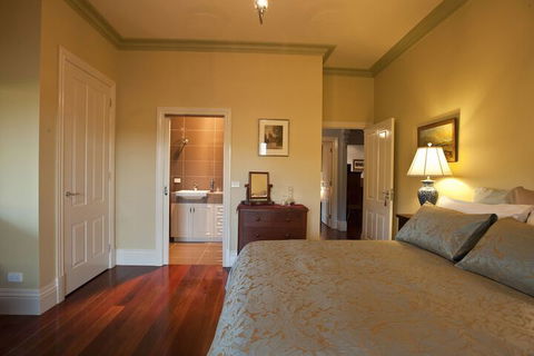 Tallawarra B & B - Accommodation Fremantle 7